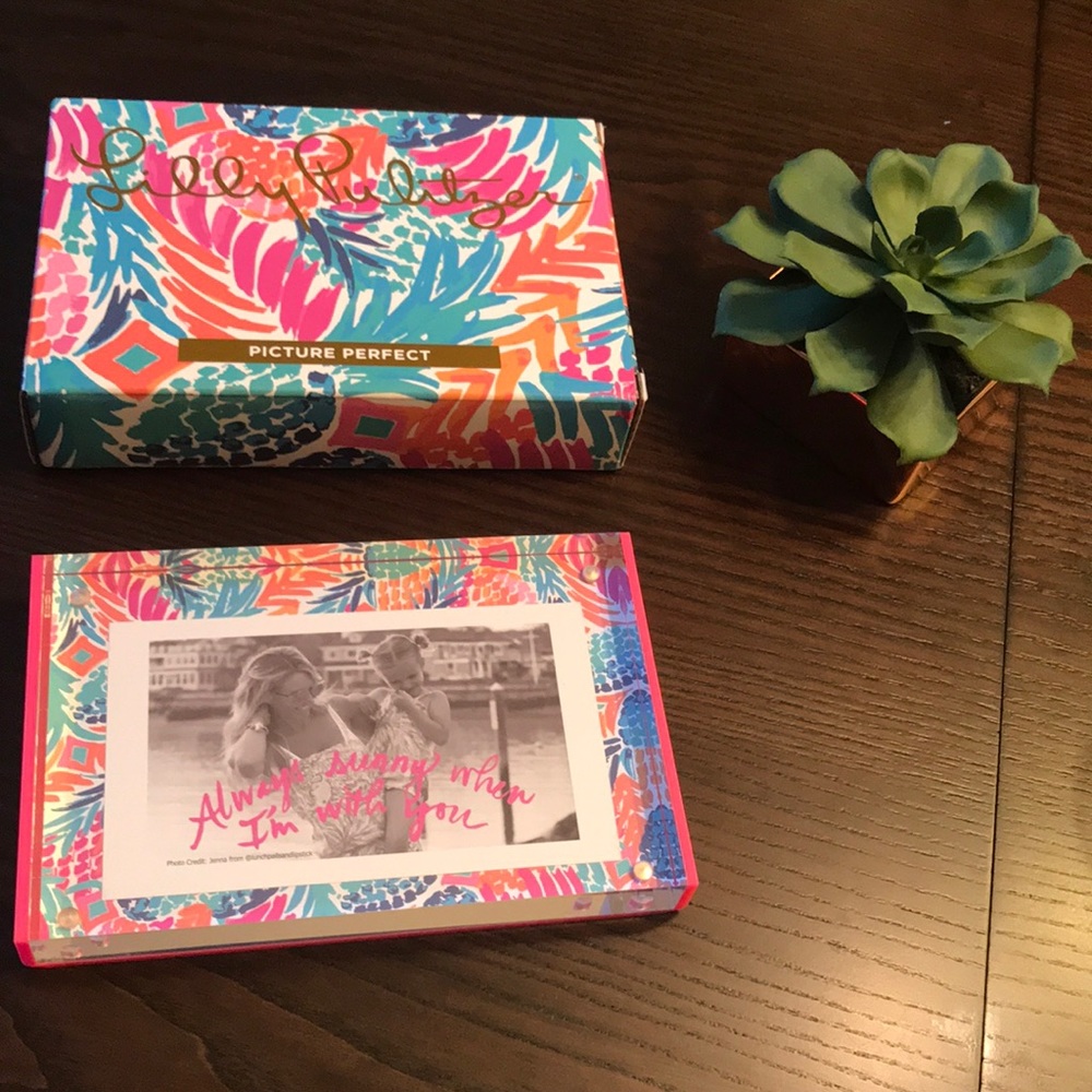 Nib lilly Pulitzer acrylic photo frame